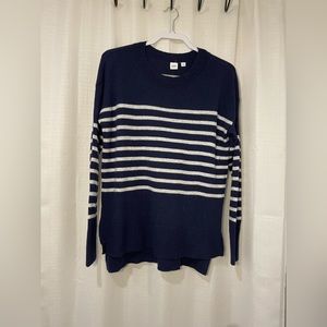 GAP KNIT SWEATER